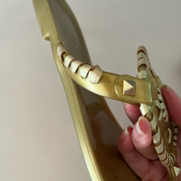 Jack Rogers Gold Rubber Medallion Sandals Boho Beachy Coastal Summer Vacation 9 - Picture 10 of 10